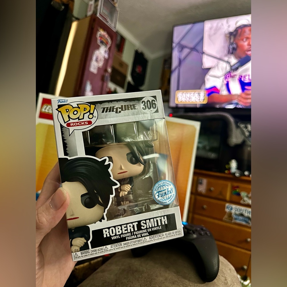Funko Pop!- The Cure: Robert Smith #306 (VAULTED) (FW SPECIAL EDITION)
